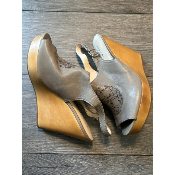 Coach Jade Wedge Platform Leather Laser Cut-out Open Peep Toe Taupe Gray W
11B - Picture 7 of 12